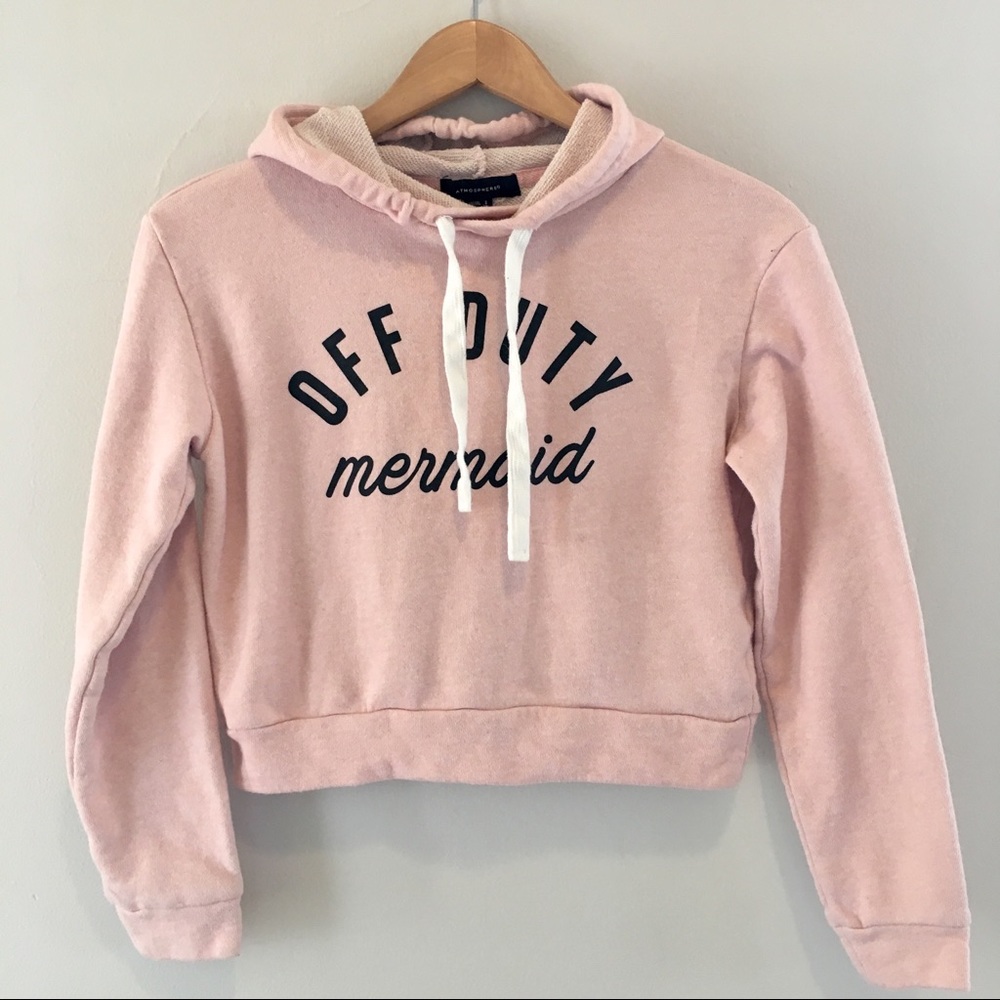 NWOT Cropped Graphic Hoodie